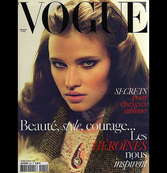 Le mannequin Lara Stone fait la couverture du Vogue français, septembre 2009.
