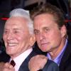 Michael Douglas et son père Kirk en avril 2003 à Los Angeles