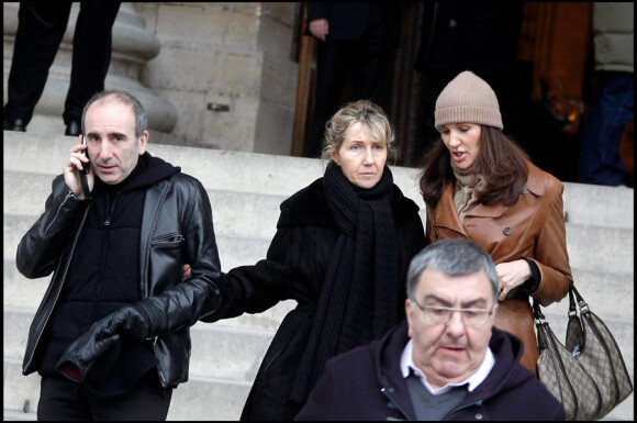 Sylvie Bourgeois et Philippe Harel aux obsèques de Bernard Mazières en l'église Saint-Sulpice à Paris, le 14 janvier 2011