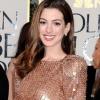 Anne Hathaway lors des Golden Globes 2011 le 16 janvier à Los Angeles