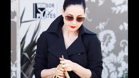 Dita Von Teese : Toujours lookée, même pour entretenir ses courbes affolantes !