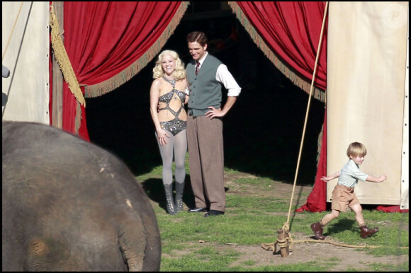 Robert Pattinson et Reese Witherspoon rejouent une scène de Water for Elephants, en salles en avril 2011. Janvier 2011