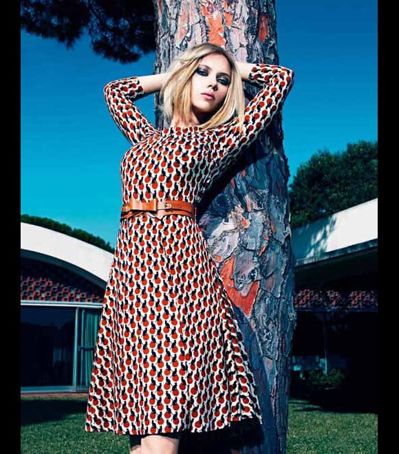 Scarlett Johansson pose pour la nouvelle collection printemps-été 2011 de Mango.