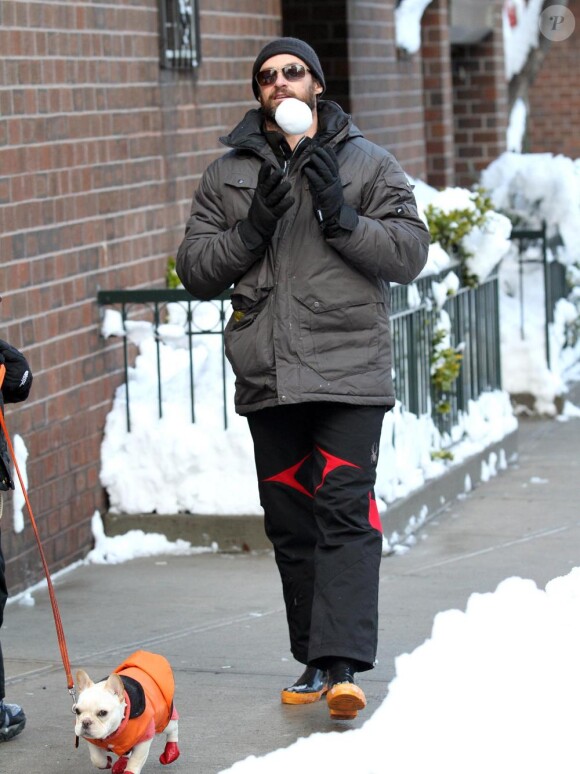 Hugh Jackman et ses enfants Oscar et Ava sont dans les rues de New York le 27 janvier 2011