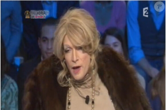 Jonathan Lambert piège Mireille Darc dans l'émission On n'est pas couché du samedi 29 janvier, sur France 2.