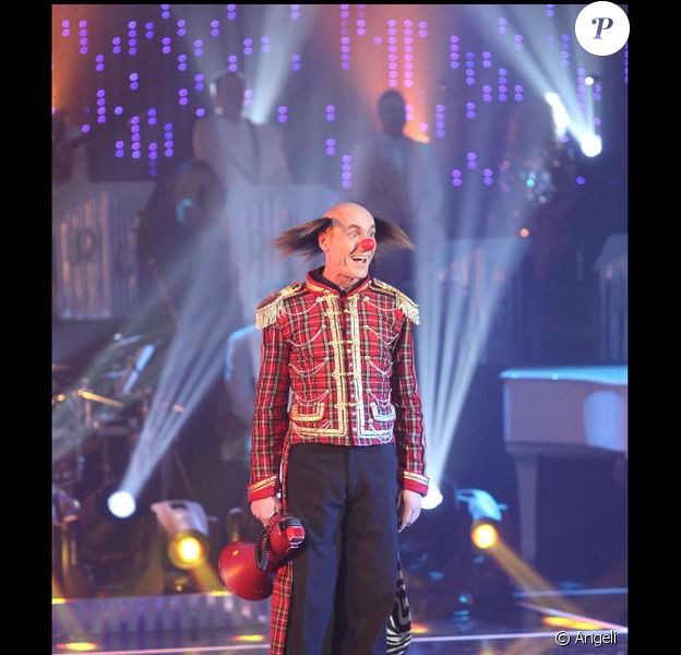 Warren Zavatta Warren Zavatta : Un nouveau comique qui taille la grande famille du cirque  ! - Purepeople