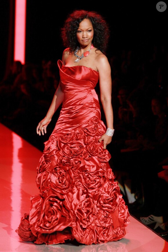 Garcelle Beauvais défile pour la soirée The Heart Truth's Red Dress Collection à New York, le 9 février 2011.
