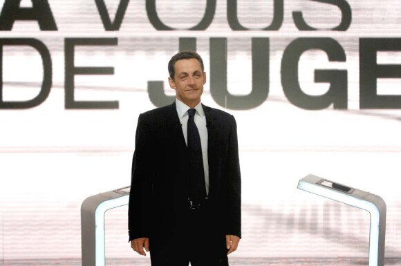 Arlette Chabot reçoit Nicolas Sarkozy dans À vous de juger, sur France 2, novembre 2006