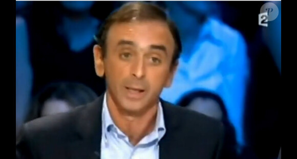 Eric Zemmour est l'un des chroniqueurs de l'émission On n'est pas couché, tous les samedis soirs sur France 2.
