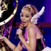 Kylie Minogue se produit sur la scène de la Herning Multi-Arena, à Herning, au Danemark, pour le premier concert de son Aphrodite - Les Folies World Tour, samedi 19 février.