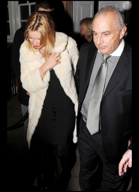 Kate Moss et Sir Philip Green sortent du restaurant George à Londres, le 19 février 2011.