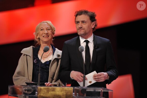 Jean-Paul Rouve et sa mère lors de la 36e nuit des César, vendredi 25 février 2011.
