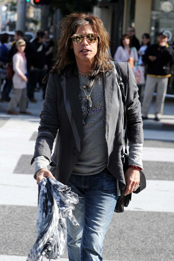 Steven Tyler dans les rues de Beverly Hills, le 24 février 2010
