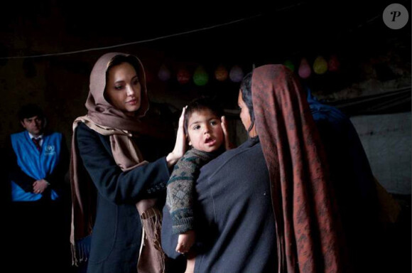 Angelina Jolie en Afghanistan le 2 mars 2011 lors de son déplacement pour le Haut Commissariat des réfugiés