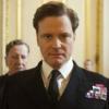 Colin Firth dans le film Le Discours d'un roi, avec Geoffrey Rush et Helena Bonham Carter en arrièr-plan