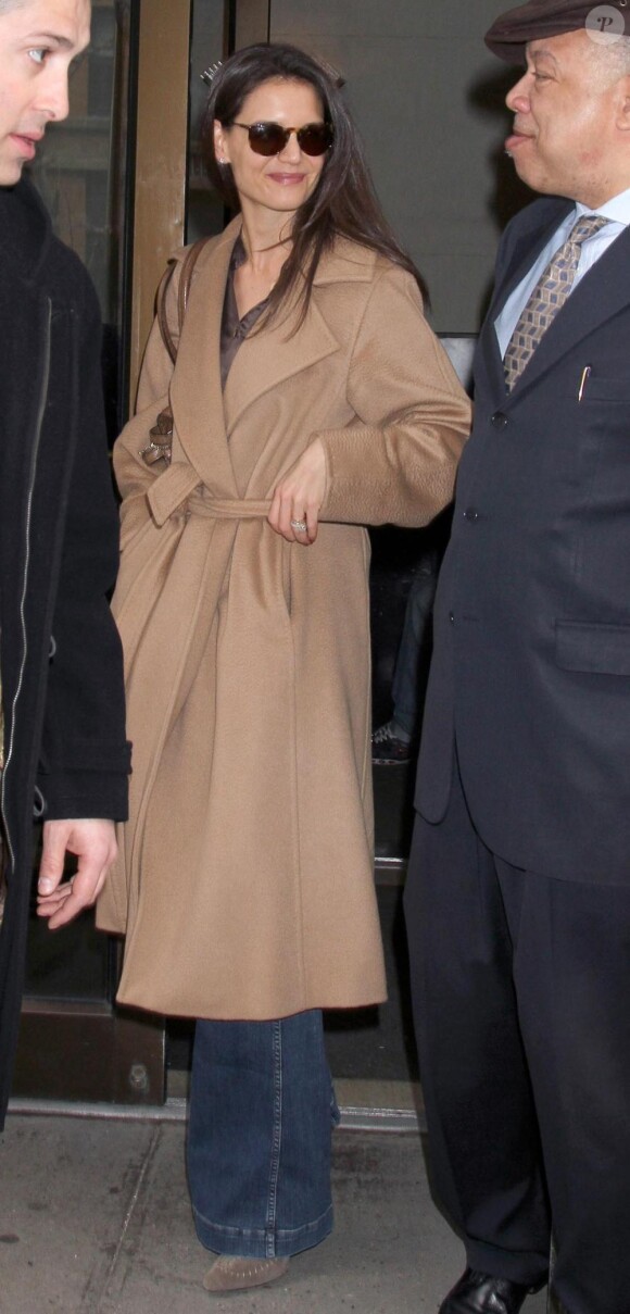Katie Holmes dans les rues de New York le 9 mars 2011