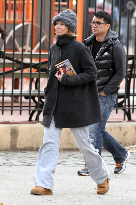 Cynthia Nixon dans les rues de NYC ( 14 mars 2011)