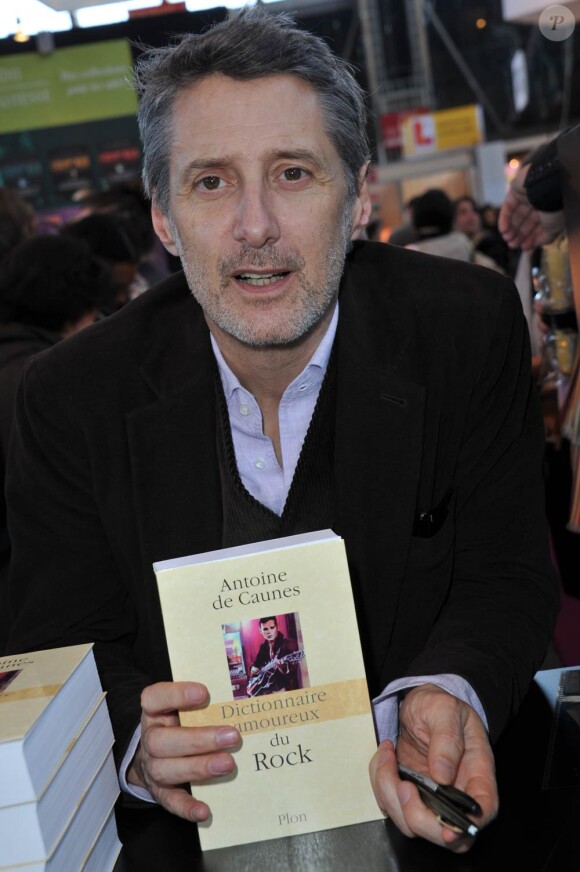 Antoine de Caunes au Salon du Livre, les 19 et 20 mars 2011, à la Porte de Versailles, à Paris.