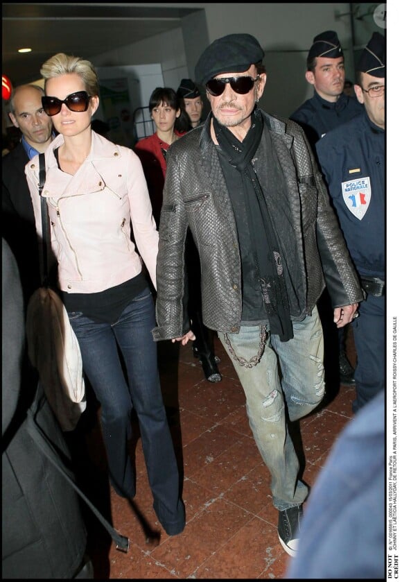 Johnny et Laeticia Hallyday de retour à Paris le 15 mars 2011
