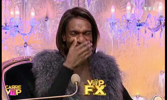 FX est hilare quand Afida perd sa perruque (quotidienne Carré ViiiP du jeudi 24 mars).