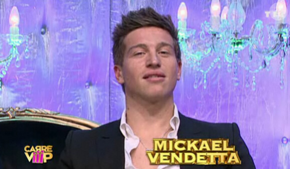 Malgré les conseils de Mickaël Vendetta, Alexandre ne parvient pas à comprendre le principe de l'humilité (quotidienne Carré ViiiP du jeudi 24 mars).