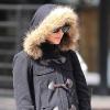 Qui est cette star internationale emmitouflée dans son gros manteau ? New York, le 24 mars 2011.