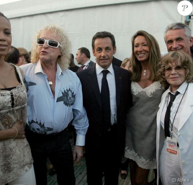 Michel Polnareff et sa compagne Danyellah rencontrent Nicolas Sarkozy, en juillet 2007.
