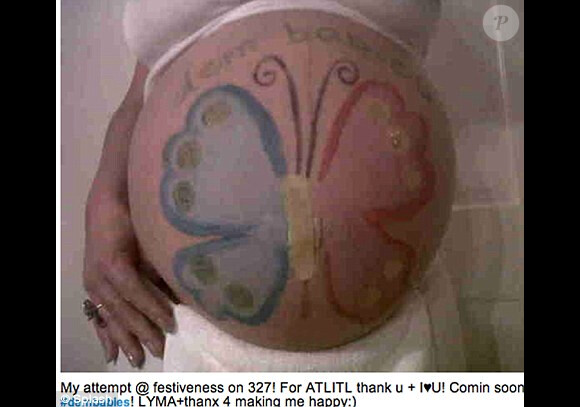 Le ventre de Mariah Carey, enceinte, sur son Twitter le 28 mars 2011