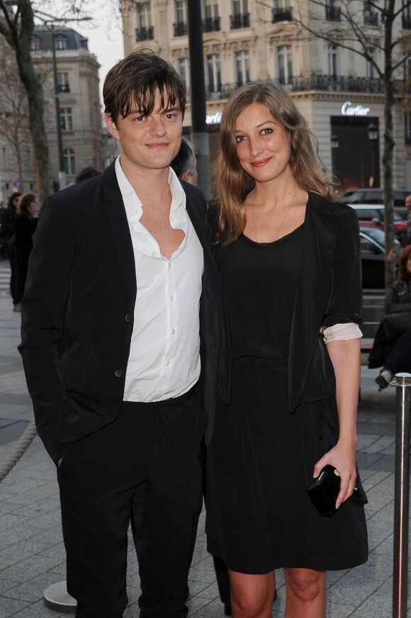 Sam Riley et Alexandra Maria Lara à l'occasion de l'avant-première de Je n'ai rien oublié, au Publicis, à Paris, le 28 mars 2011.