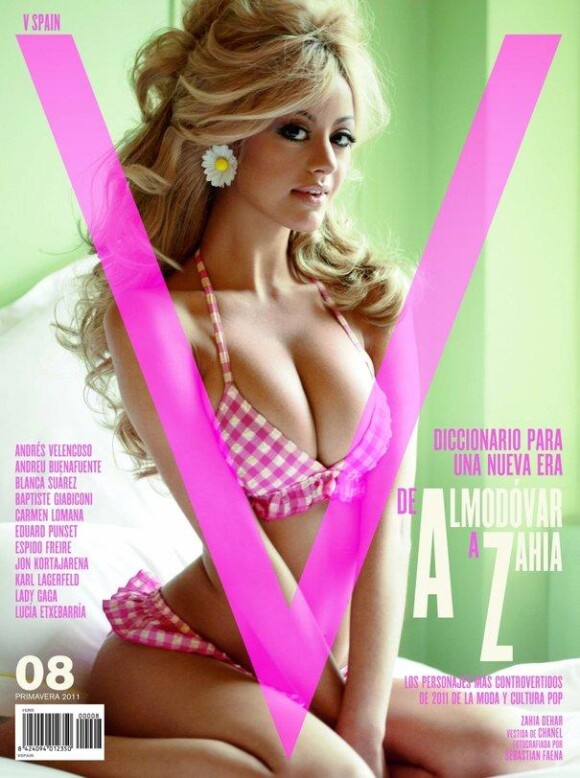 Zahia Dehar en couverture de V Magazine, édition Espagne, mars 2011