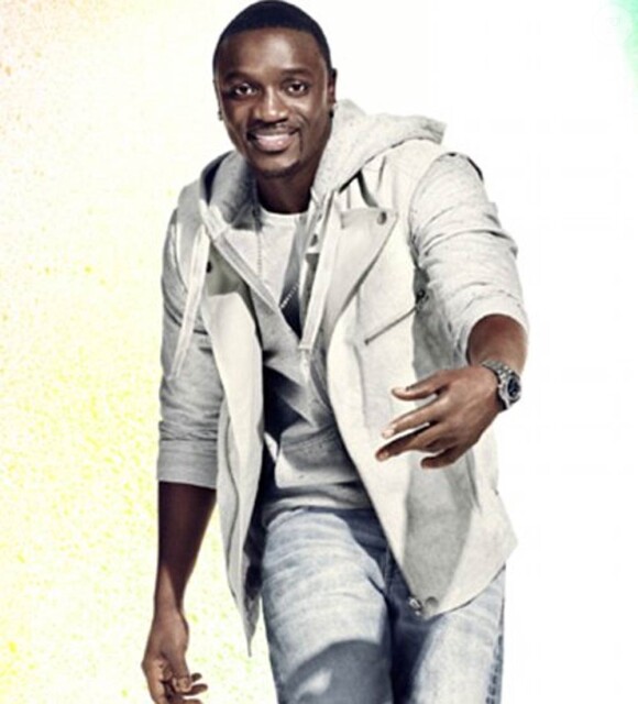 Campagne H&M Fashion against Aids 2011 avec Akon