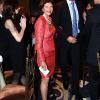 Mardi 5 avril 2011, la reine Silvia est apparue avec jambe et main bandés, suite à son passage aux urgences après une rencontre malencontreuse avec un paparazzo, lors d'une soirée de gala la récompensant, à New york.