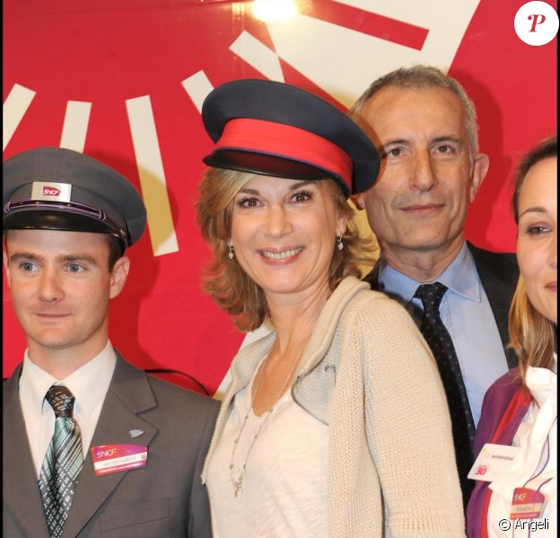 Michèle Laroque lance les festivités marquant le 30e anniversaire du TGV. Gare de Montparnasse, à Paris, le 7 avril 2011