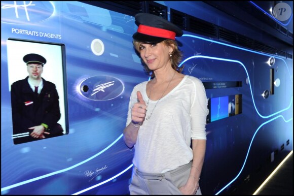 Michèle Laroque lance les festivités marquant le 30e anniversaire du TGV. Gare de Montparnasse, à Paris, le 7 avril 2011