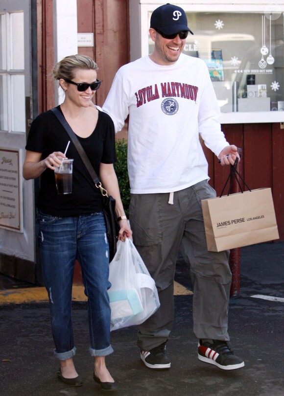 Reese Witherspoon et son mari Jim Toth en décembre 2010.