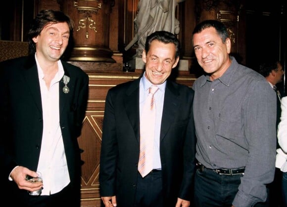 Jean-Marie Bigard a pris ses distances avec Nicolas Sarkozy. Dans VSD, en décembre 2010 il explique : "On n'en veut pas à Johnny d'être le copain de Sarkozy, mais quand un humoriste s'affiche comme je l'ai fait, on le lui reproche. Ça m'a coûté cher, et ça a même troublé mon image." (Ici à Pairs, le 14 septembre 2009)