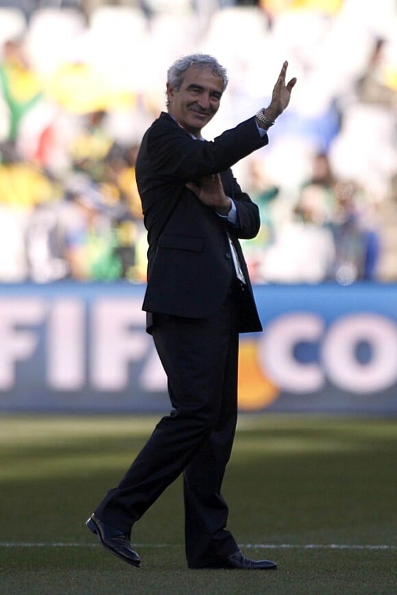 Raymond Domenech lors du Mondial 2010, le 22 juin, en Afrique du Sud.