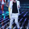 X Factor, premier prime live le 19 avril 2011 : Matthew Raymond Barker, protégé de Véronic DiCaire, a ouvert le bal avec Supreme, de Robbie Williams.