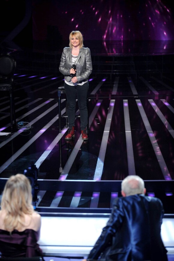 X Factor, premier prime live le 19 avril 2011 : Olivier a fait chanter Bérénice Schléret sur Mon Vieux. Un pari audacieux...