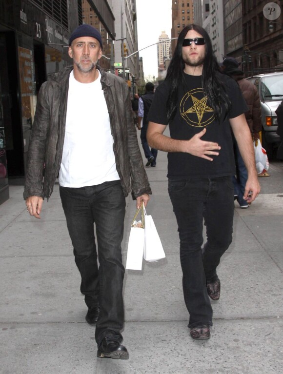 Nicolas Cage et son fils Weston à New York, en avril 2009.