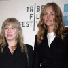 Julia Roberts et sa soeur Lisa lors du festival du film de Tribeca à New York le 23 avril 2011 pour la projection de Jesus Henry Christ