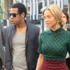 Beyoncé et son mari Jay-Z arrivent au Fouquet's pour déjeuner, à Paris, le 24 avril 2011