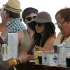 Vanessa Hudgens assiste au festival de Coachella, à Indio (Californie), avec des amis et Josh Hutcherson, samedi 16 avril.
