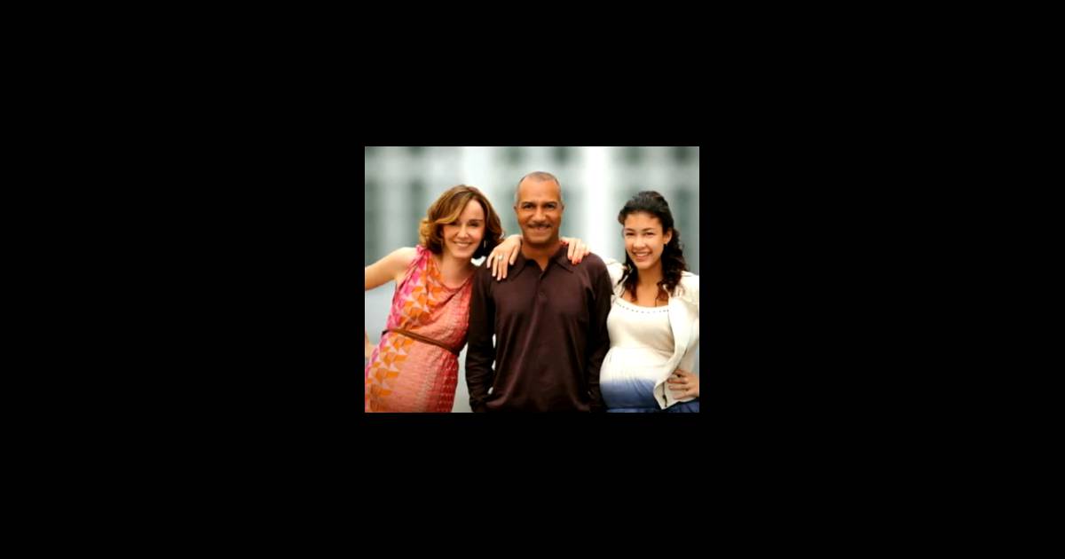Pascal Légitimus, Philippine LeroyBeaulieu et Camille Constantin dans Ma Femme, ma fille, deux