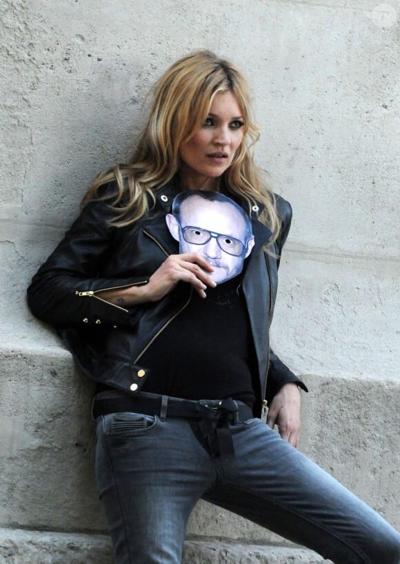 Kate Moss sur le shooting de la campagne Mango avec Terry Richardson à Paris. Le 7 avril 2011