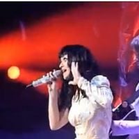 Katy Perry : Avec 15 000 fans, elle reprend la pire chanson du monde !