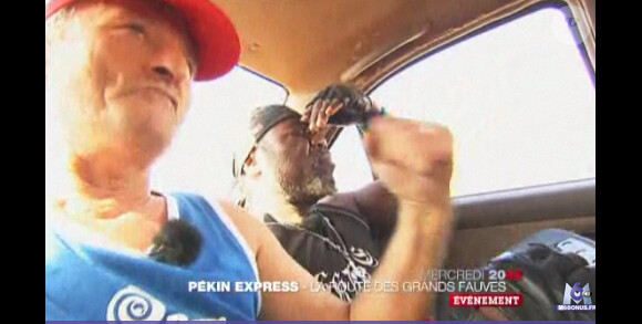 César et Denis dans la bande-annonce de l'émission Pékin Express : la route des grands fauves diffusée mercredi 4 mai 2011 sur M6