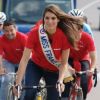 Laury Thilleman et Bernard Hinault, ambassadeurs du Tour de France 2011, parcourent une partie de l'étape Carhaix-Cap Fréhel, jeudi 5 mai.