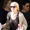 Lundi 2 mai, Lindsay Lohan se rend au Downtown Women's Center de Los  Angeles, afin de  s'enregistrer et d'être orientées sur les tâches qui  lui seront  attribuées pour exercer ses travaux d'intérêt général.
