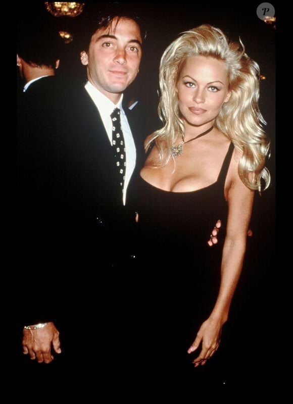 Pamela Anderson et Scott Baio en juillet 1993
 
 